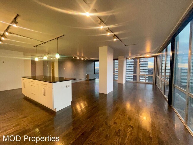 Building Photo - 2 br, 2 bath House - 3100 Cherry Creek Dr ...