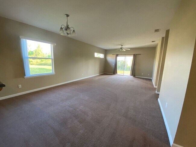 Building Photo - Cozy 3 Bed/2 Bath Home, Centrally Located in a Quiet Cul-de-Sac! *1/2 OFF Security Deposit for Ac...