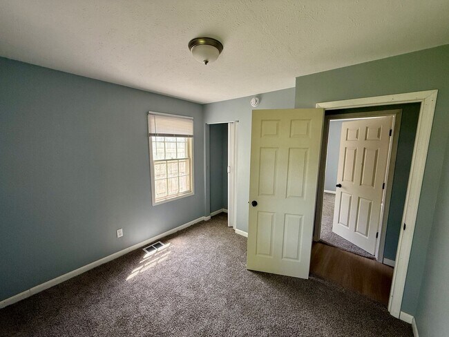Building Photo - 3 Bed 1 Bath Home - Vouchers Accepted