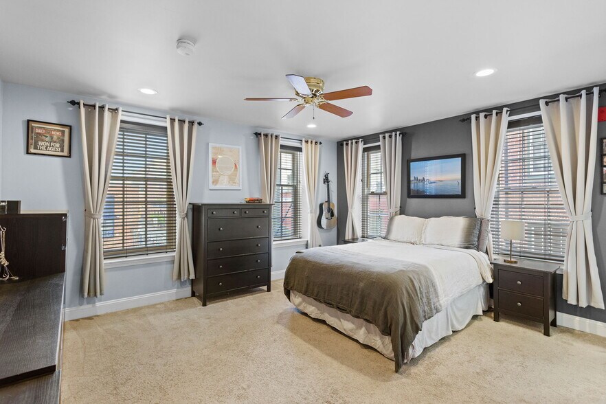 Building Photo - 142 N Bread St