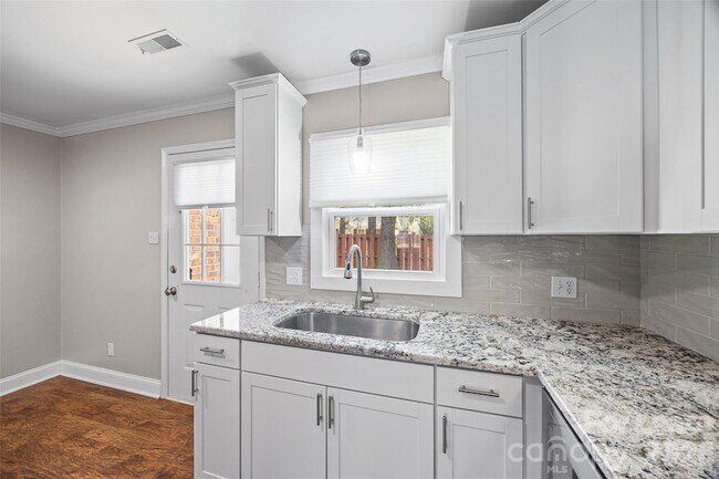 Building Photo - 1933 Ebenezer Rd