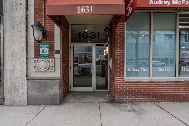 Building Photo - 1631 S Michigan Ave