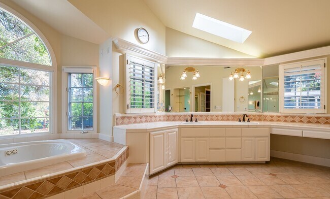 Building Photo - Luxury Single-Story Los Gatos Estate | Remodeled Throughout | Resort-Style Backyard