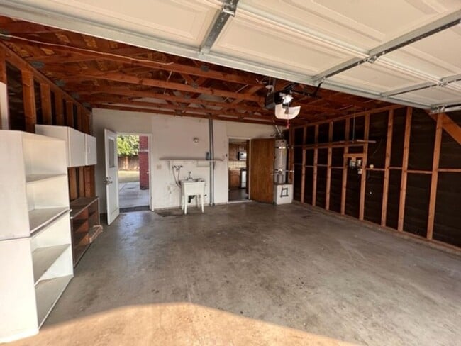 Building Photo - 1622 S Bradley St