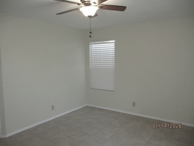 Building Photo - 1409 Alder Dr NE