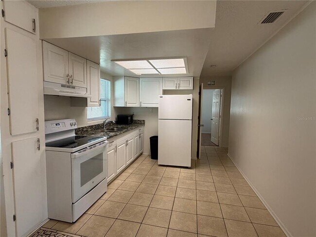 Building Photo - 817 Margo St