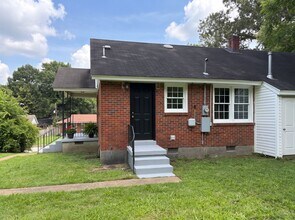 Building Photo - 3293 Ashland Dr