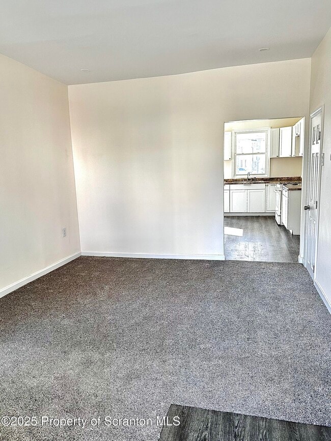 Building Photo - 266 Rutter Ave