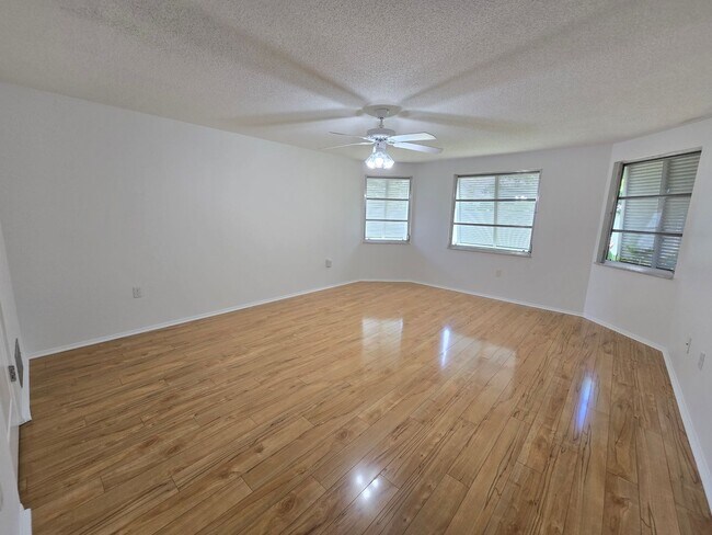 Building Photo - Charming 2 Bed / 2 Bath Home in Venice Gar...