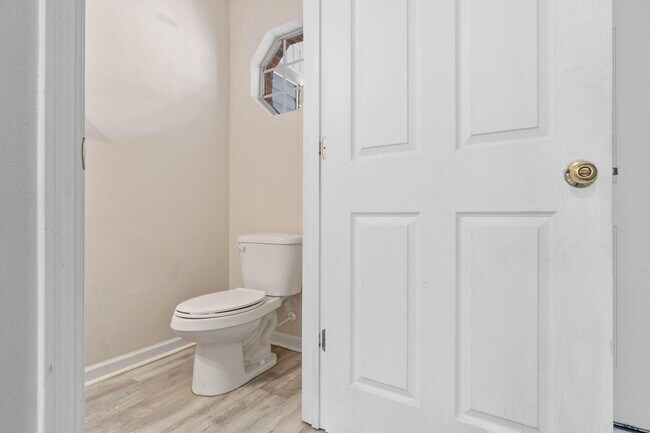 Building Photo - 183 Swaying Pine Ct