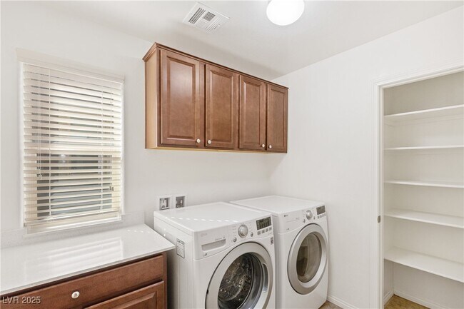 Building Photo - 11435 Castor St
