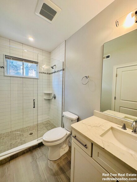 Building Photo - 100 Brooks St