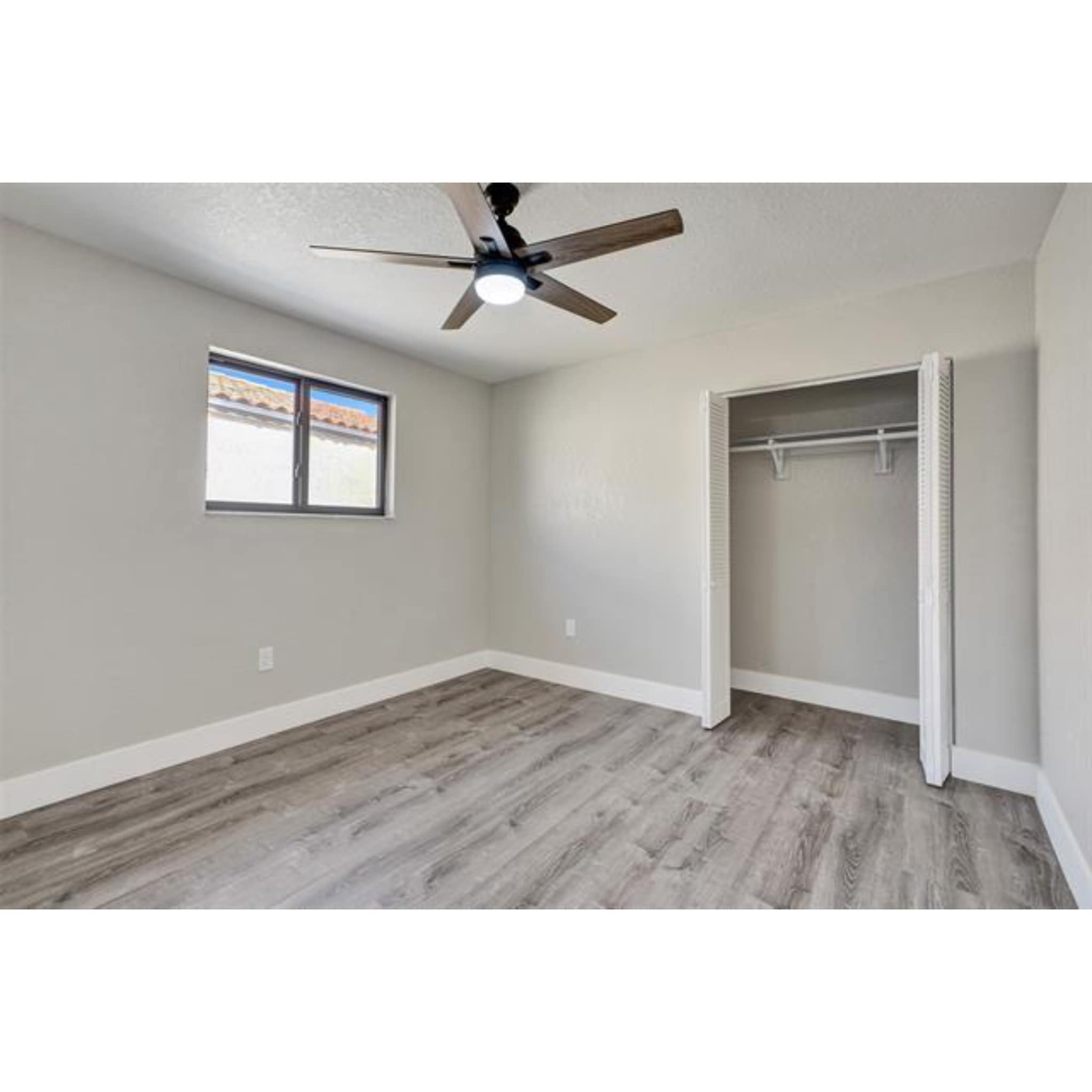 Building Photo - 2614 W 65th St