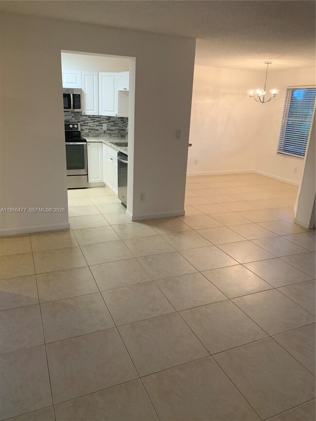 Building Photo - 1013 Coral Club Dr