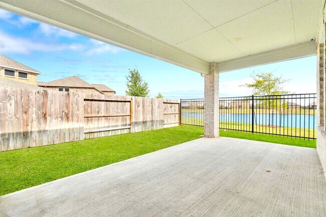 Building Photo - 153 Aurora Spgs Dr
