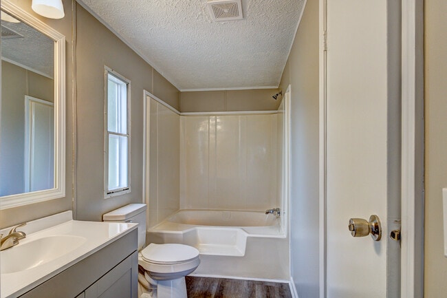 Building Photo - 3351 Appletree Ct