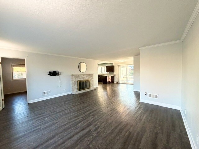 Building Photo - 1616 Mayfield Ave