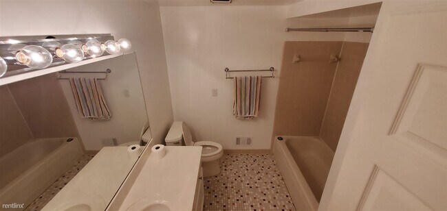 Building Photo - 2 br, 1 bath Condo - 50031 S Benny Ct