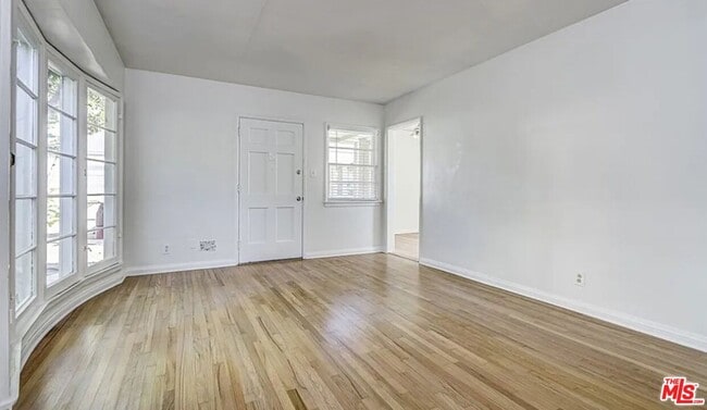 Building Photo - 1430 Ocean Park Blvd