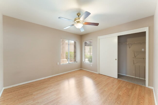 Building Photo - Sun City Summerlin 2 bedroom and 2 bathroom in a  55 and older Neighborhood