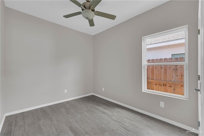 Building Photo - 5105 N Dahlia St