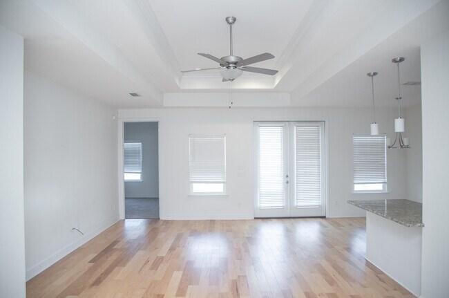 Building Photo - 2284 Lexington Parc Dr