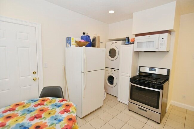 Building Photo - 11 Ballard St