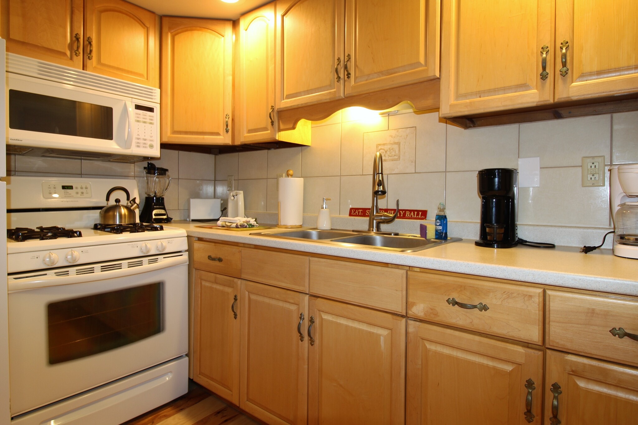 Gas Range and OTR Microwave - 48 Miller St
