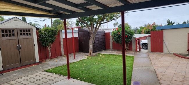 Primary Photo - 3244 Clairemont Dr