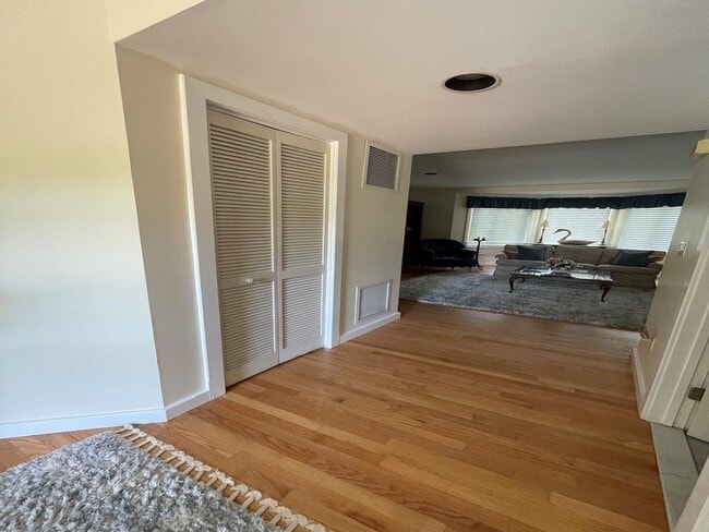 Building Photo - 15 Hammersmith Rd