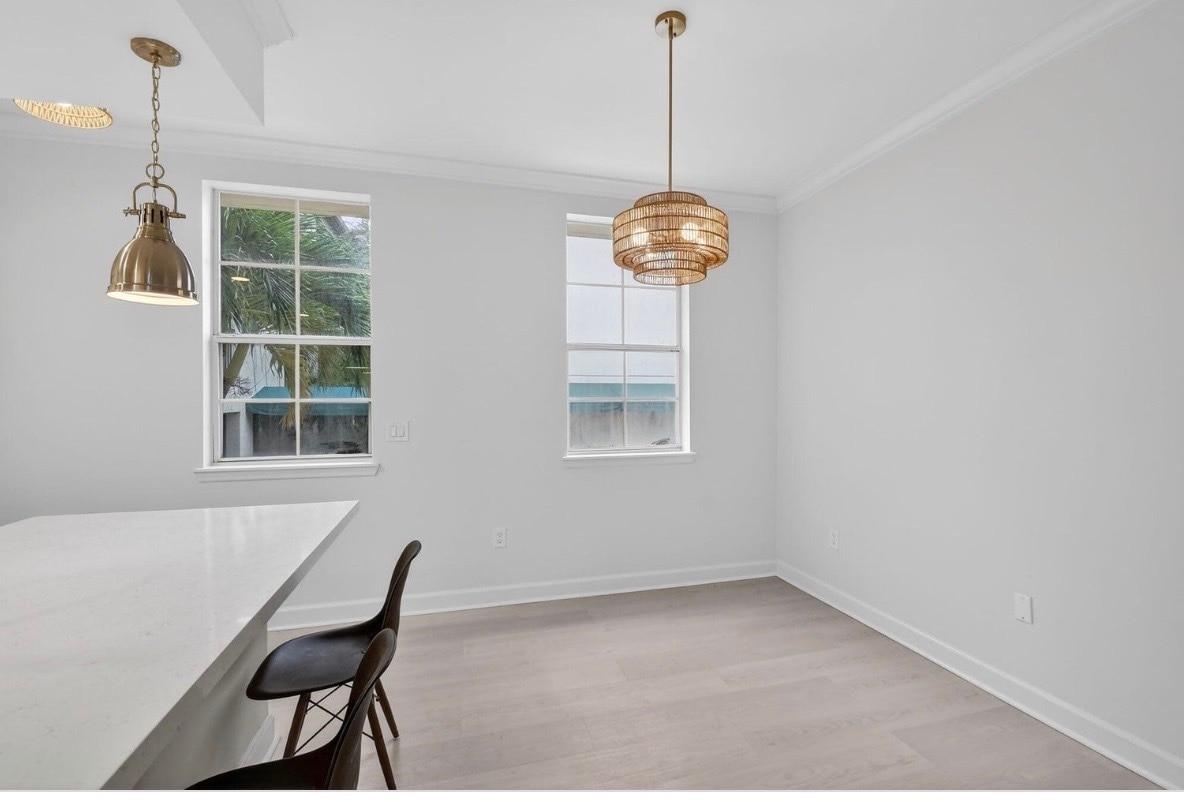 Building Photo - 695 Hibiscus St