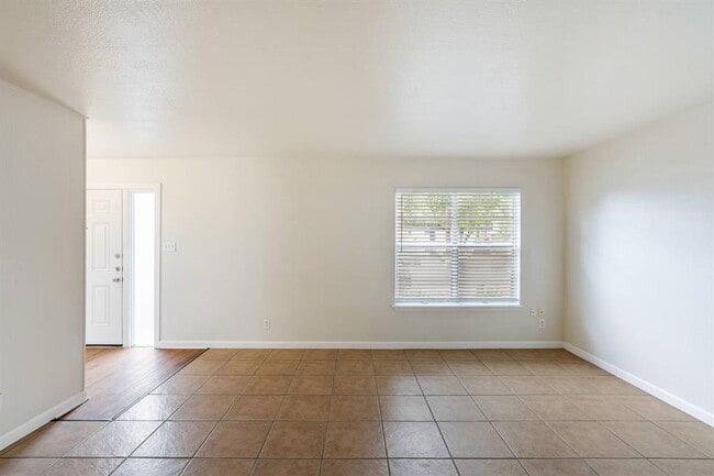 Building Photo - 5802 Belmoor Dr