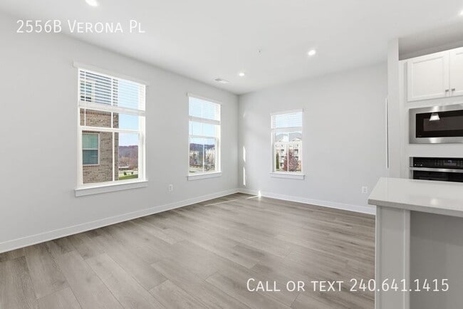 Building Photo - 2556B Verona Pl