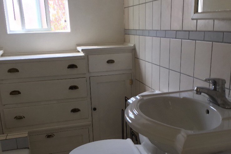 Building Photo - 1117 E California Ave