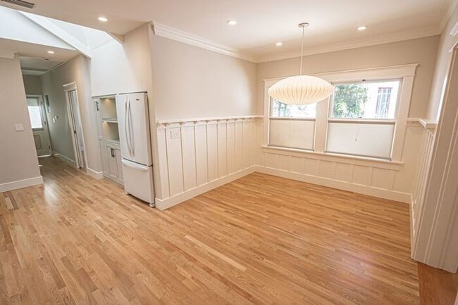 Building Photo - Recenty Updated 1916 California Bungalow f...