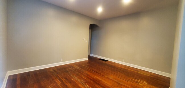 Building Photo - 482 Crestline Ave