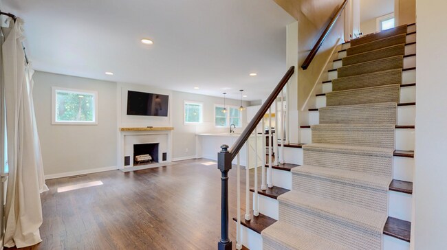 Building Photo - Updated Cape-Style Home Near Sherwood & Si...