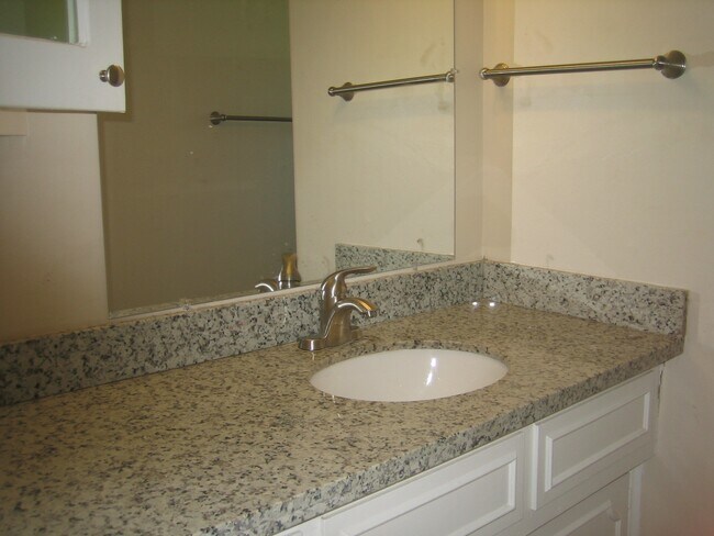 Building Photo - 10426 Sagebluff Dr