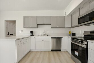 Building Photo - Tampa Haus
