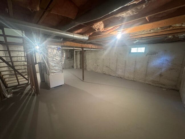 Building Photo - 5 Cabernet Ct