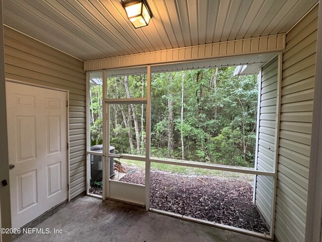 Building Photo - 8428 Thornbush Ct