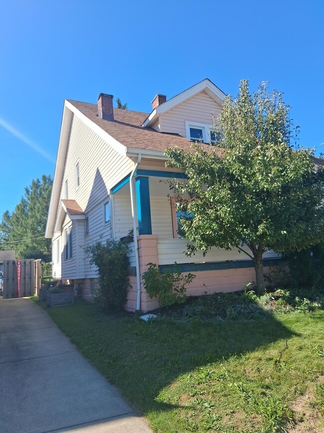 Building Photo - 10816 Park Heights Ave