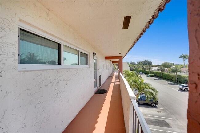 Building Photo - 8980 S Hollybrook Blvd