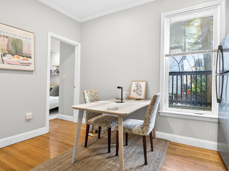 Building Photo - 1576 Cambridge St