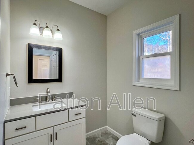 Building Photo - 305 Glenn Bridge Rd