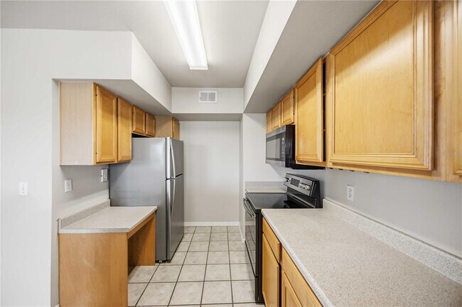 Building Photo - 1025 Villagio Cir