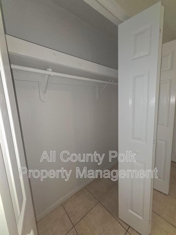 Building Photo - 709 Pineville Ln