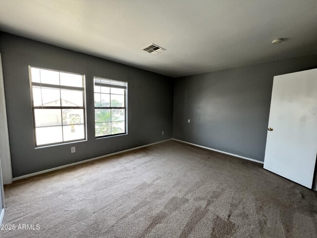 Building Photo - 46184 W Dutchman Dr