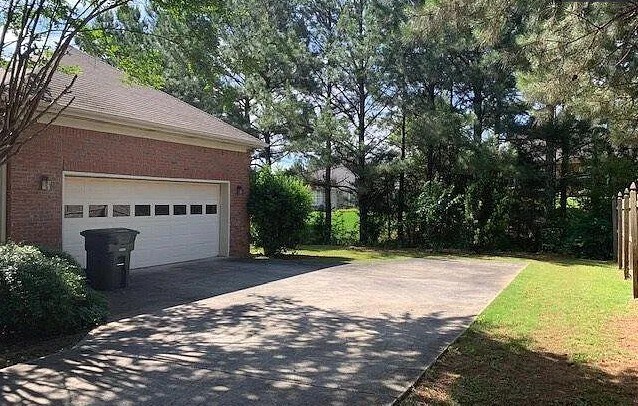2 car garage - 4019 Windswept Dr