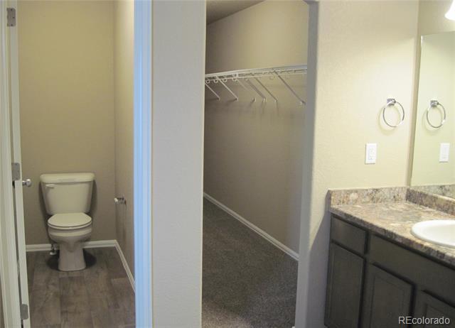 Building Photo - 7724 Sand Lake Heights